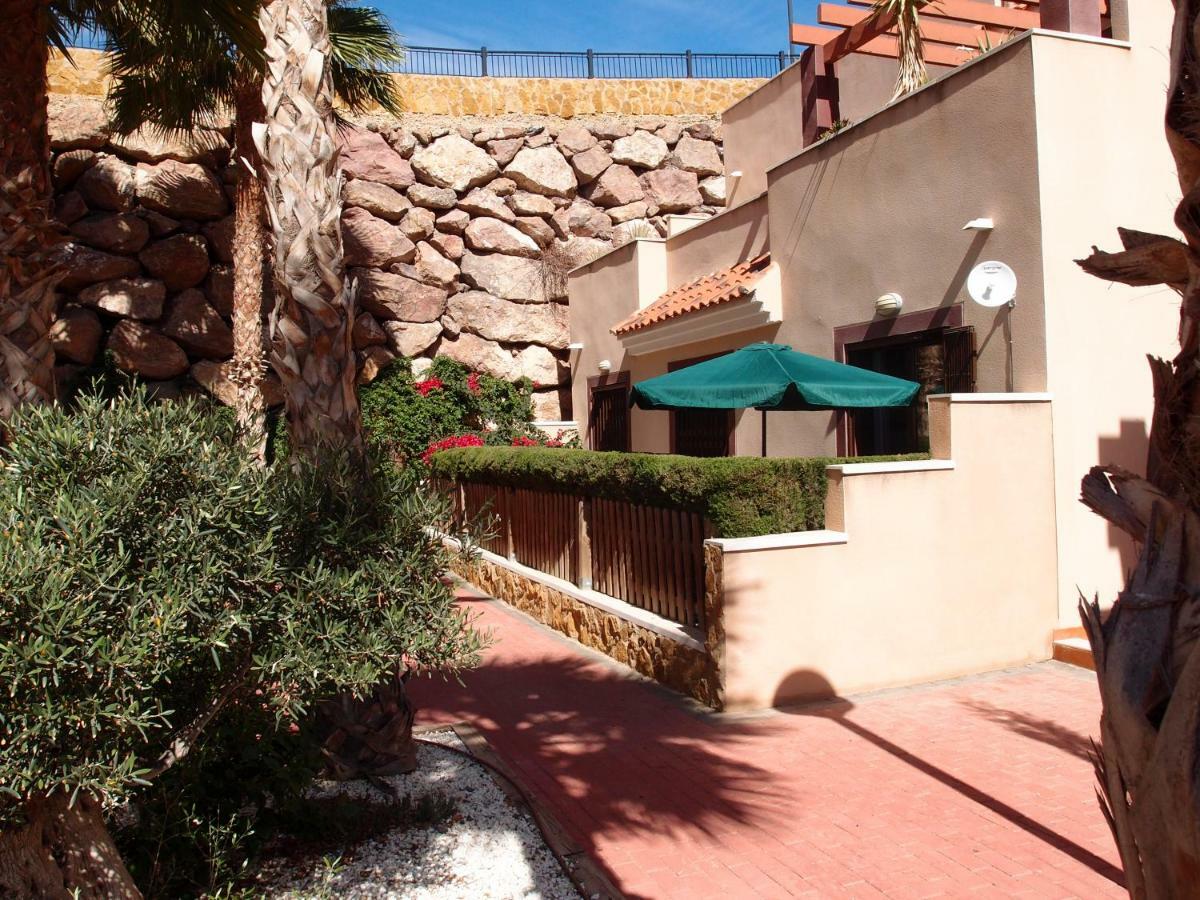 Apartamento Tranquilo Cerca De Buena Piscina Y Con Buen Aire Acondicionado Aguilas Exterior photo
